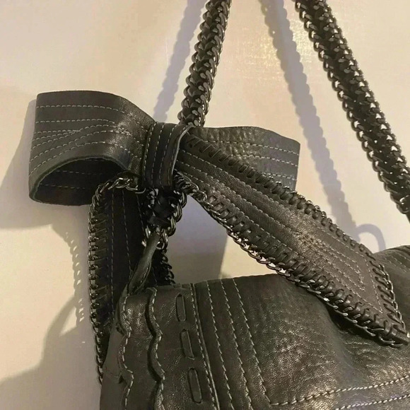 Vince Camuto Black pebbled leather shoulder bag - Picture 8 of 16